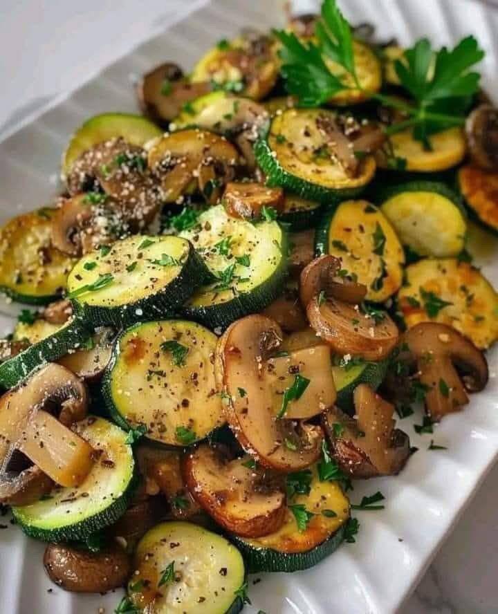 Air Fryer Zucchini & Mushrooms