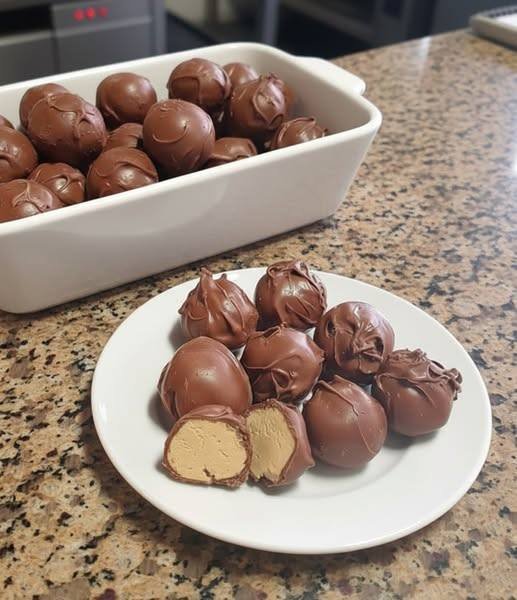Vegan Chocolate Peanut Butter Truffles