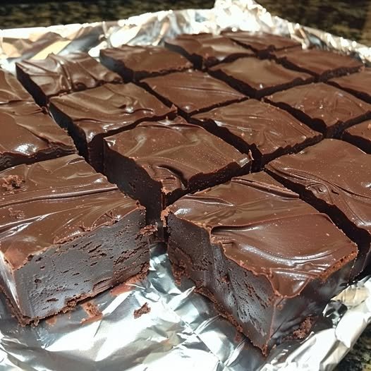 Sugar-Free Chocolate Peanut Butter Fudge