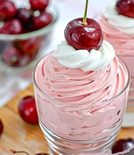 Low-Carb Cherry Cheesecake Fluff