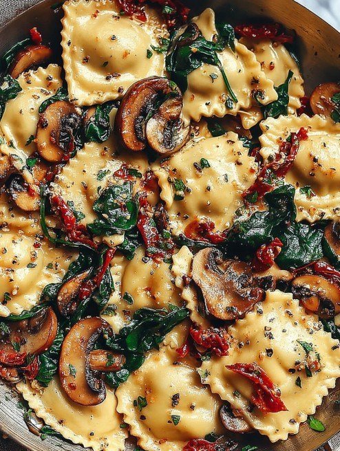 Vegan Ravioli with Spinach, Mushrooms & Sun-Dried Tomatoes